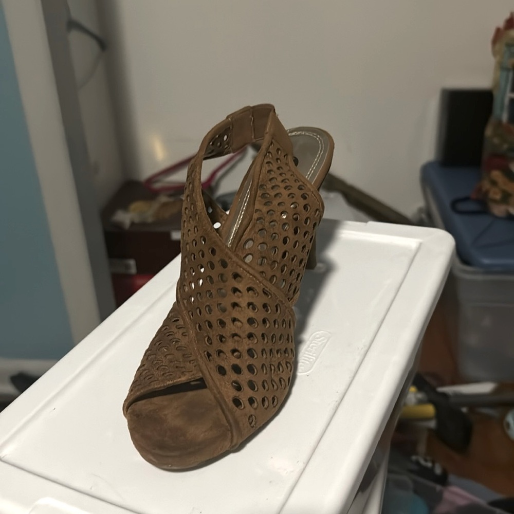 Dress barn cute dress up sexy sandals size 8.5 . Tan in color. Wore just once